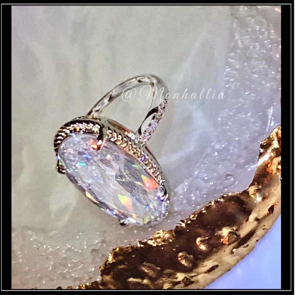 New big simulated diamond oval pave cocktail wedding silver ring - Picture 4 of 5